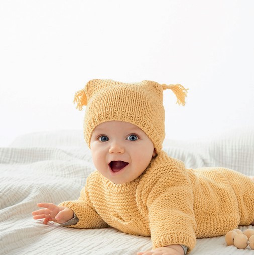 patroon voor een leuke baby pak met berenoortjes muts